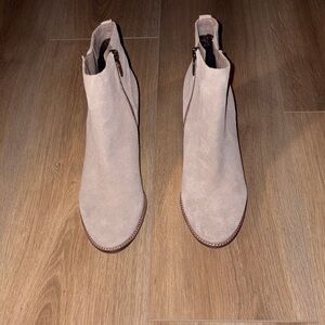 Blondo waterproof boots, size 9 1/2.